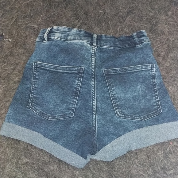 High waisted shorts - Picture 3 of 5